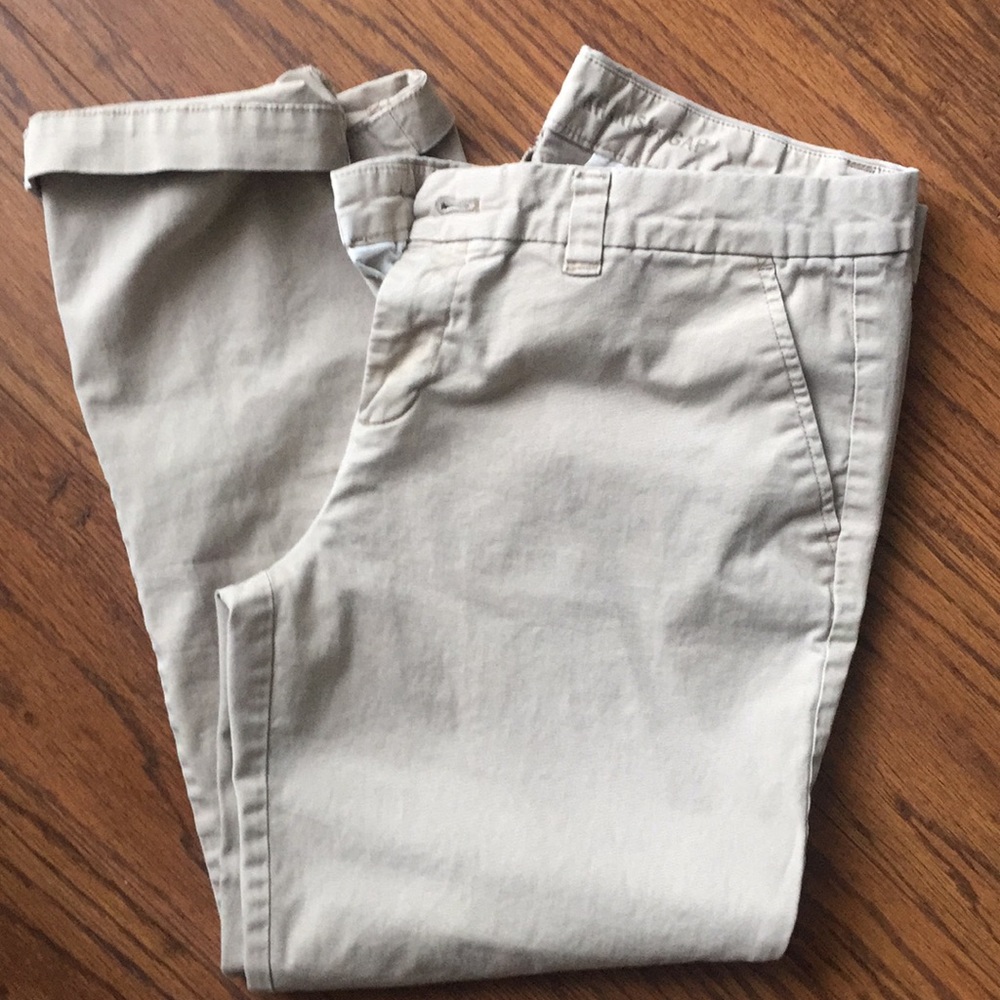 GAP broken in straight legged ankle length khakis